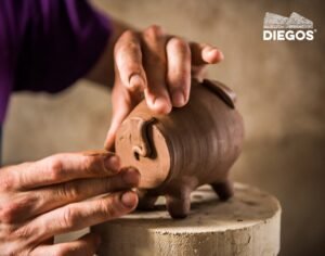 Por qué las Alcancías Sin Cara Son Tan Populares y Cómo Usarlas 7 alcancia simple de ceramica tradicional