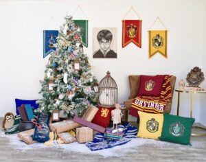 Cómo Decorar Tu Árbol de Navidad con Temática de Harry Potter 7 arbol de navidad decorado con tematica harry potter
