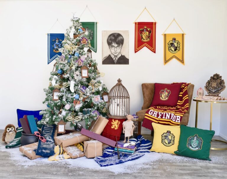 Cómo Decorar Tu Árbol de Navidad con Temática de Harry Potter 2 arbol de navidad decorado con tematica harry potter
