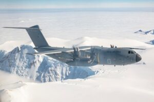 Qué es Ice Force One y para qué se utiliza en Chile 1 avion militar sobre hielo antartico chileno