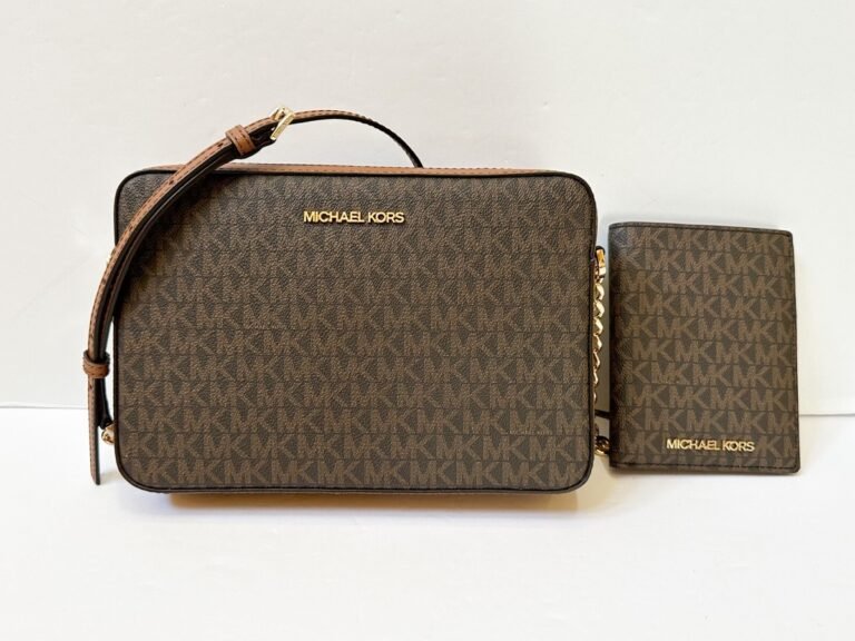 Por qué Elegir un Porta Pasaporte Michael Kors Para Viajar Seguro