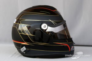 casco de piloto de formula 1 negro brillante