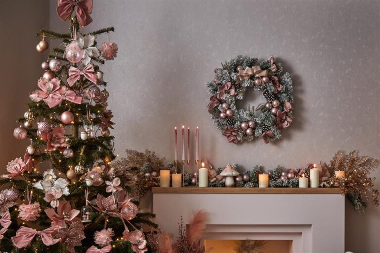 Cómo Crear Una Decoración Navideña Rosa y Plata Elegante y Moderna 8 Cómo Crear Una Decoración Navideña Rosa y Plata Elegante y Moderna
