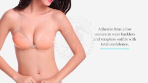 Cómo Elegir el Mejor Stick On Bra para Mayor Comodidad y Soporte 21 mujer usando sujetador adhesivo con confianza