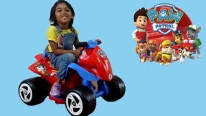 ninos felices con moto electrica paw patrol