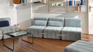 sofa cama usado en sala de estar