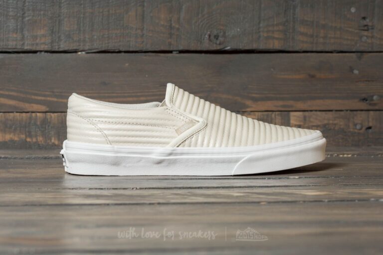 Dónde Comprar Vans Slip On Blancos Originales en Chile 2 zapatillas vans slip on blancas sobre superficie madera